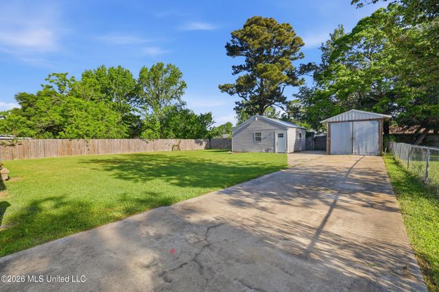 112 Park Lane Drive, Long Beach, MS 39560