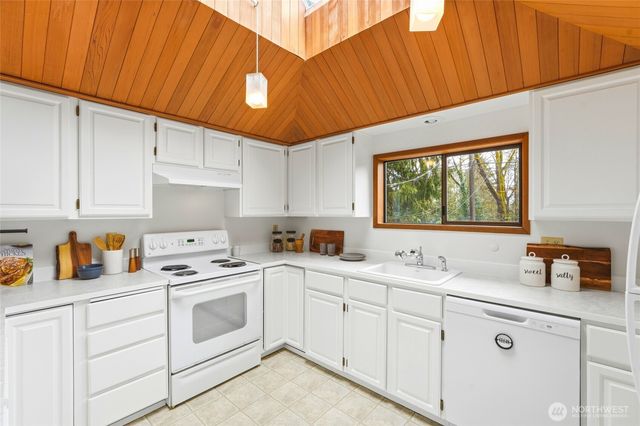 2545 NE 95th Street, Seattle, WA 98115