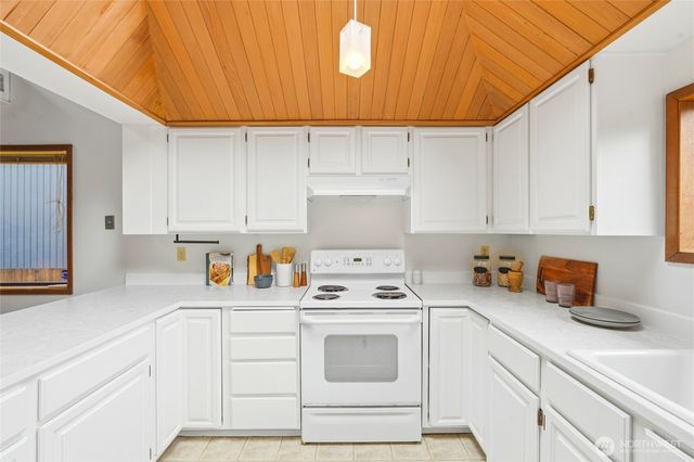 2545 NE 95th Street, Seattle, WA 98115