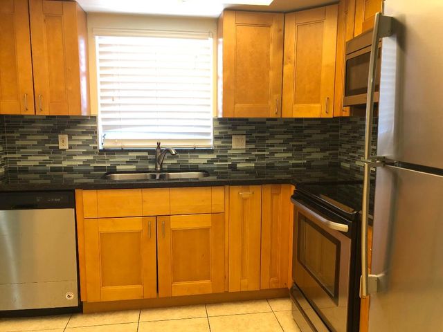 5811 NE 14th Road 4, Fort Lauderdale, FL 33334