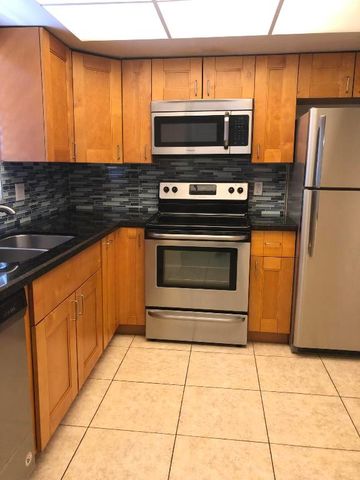 5811 NE 14th Road 4, Fort Lauderdale, FL 33334