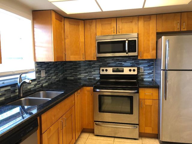 5811 NE 14th Road 4, Fort Lauderdale, FL 33334