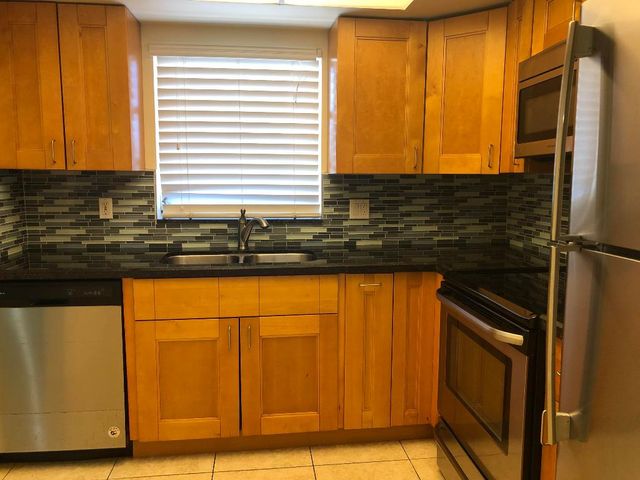 5811 NE 14th Road 4, Fort Lauderdale, FL 33334