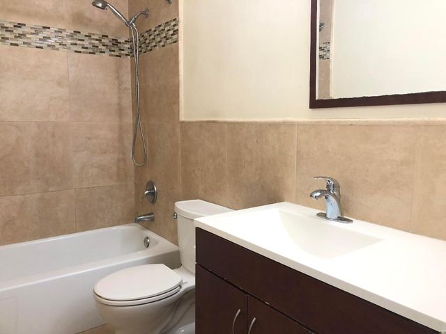 5811 NE 14th Road 4, Fort Lauderdale, FL 33334