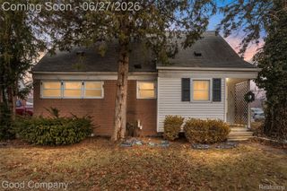 20315 Lancaster Street, Harper Woods, MI 48225
