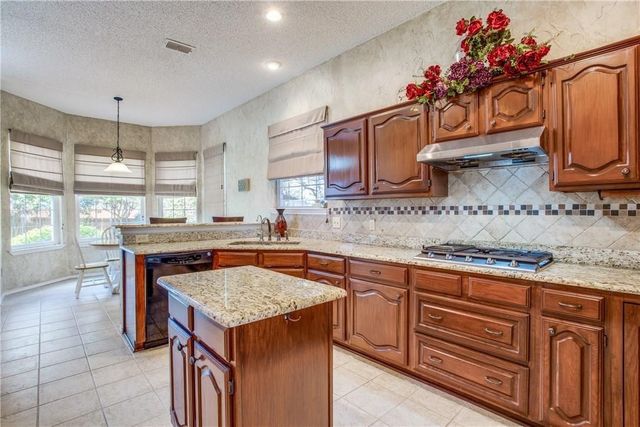 1405 Newbury Lane, Plano, TX 75025