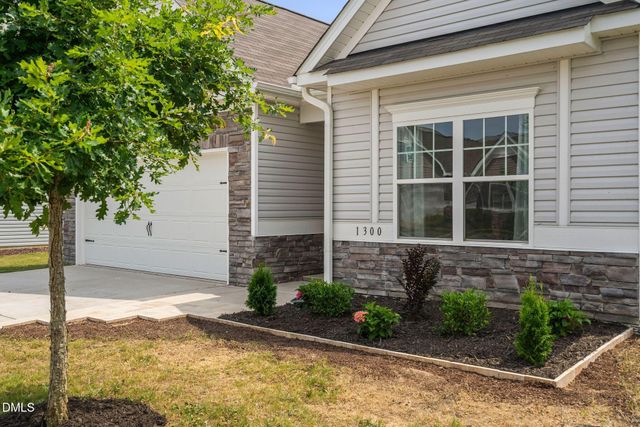 1300 London Meadow Way, Fuquay Varina, NC 27526