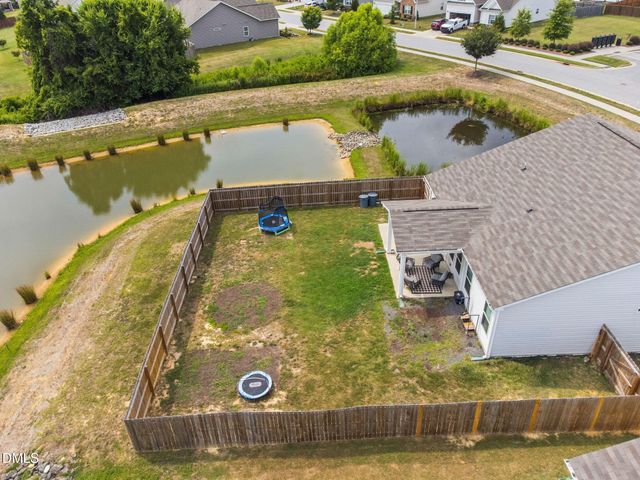 1300 London Meadow Way, Fuquay Varina, NC 27526