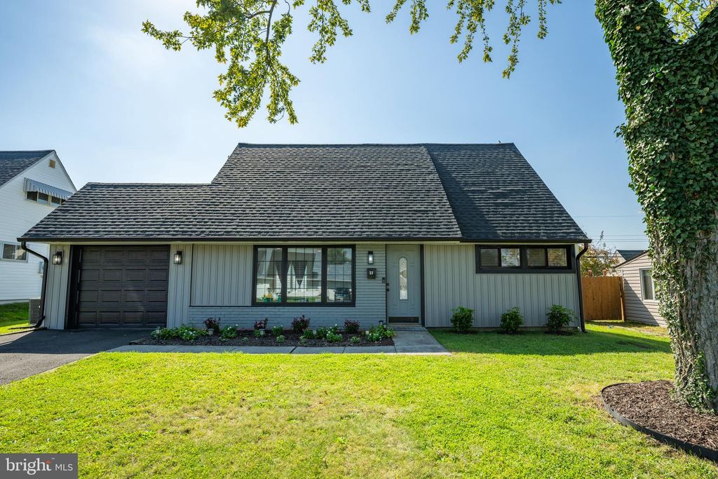 33 MICAHILL RD, LEVITTOWN, PA 19056 — exterior