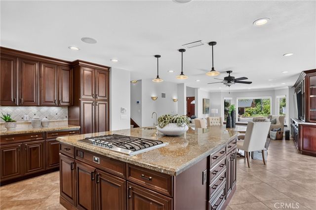 8592 Whitesails, Huntington Beach, CA 92646