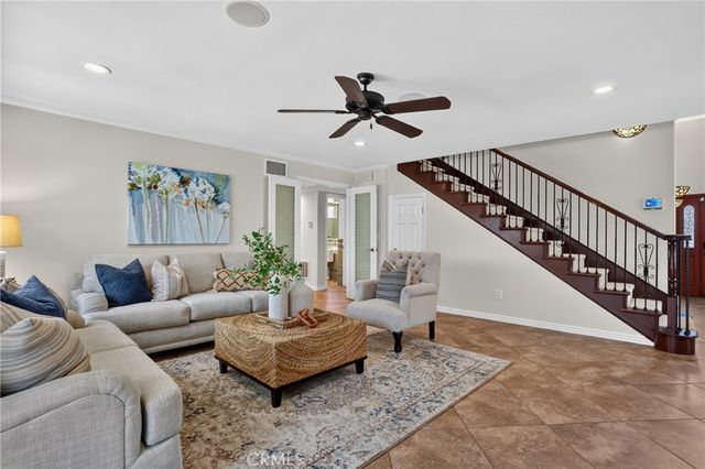 8592 Whitesails, Huntington Beach, CA 92646