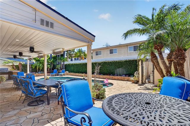 8592 Whitesails, Huntington Beach, CA 92646