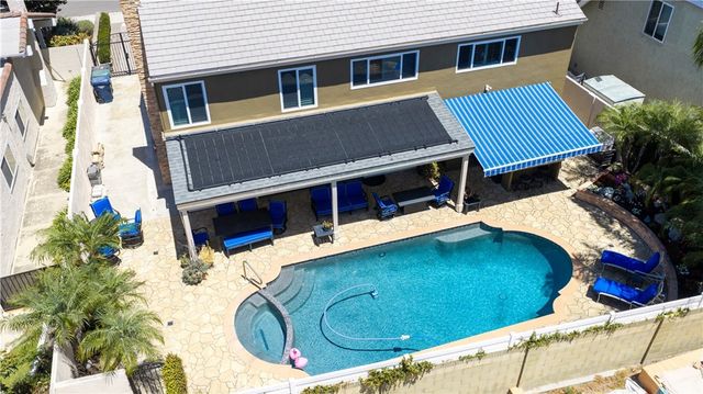 8592 Whitesails, Huntington Beach, CA 92646