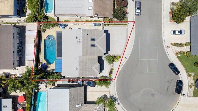 8592 Whitesails, Huntington Beach, CA 92646