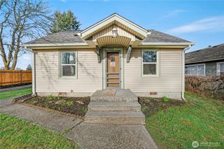 8522 9th Ave Court E, Tacoma, WA 98445