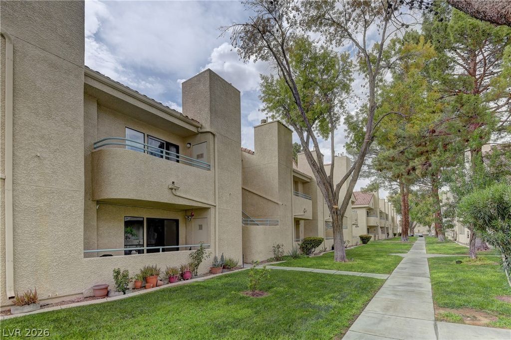 820 North Sloan Lane 203, Las Vegas, NV 89110 — photo 2