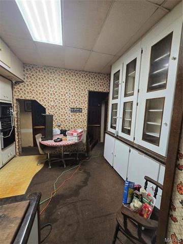 910 N 2nd Street, Belleville, IL 62226