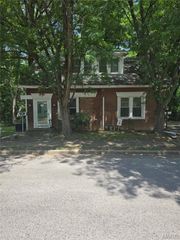 910 N 2nd Street, Belleville, IL 62226