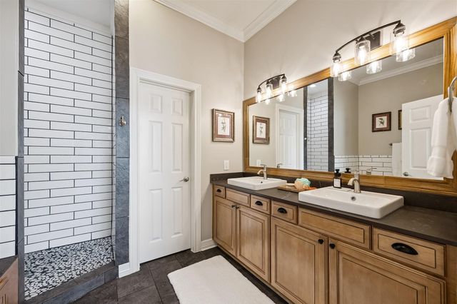 1514 Campbell Road B, Houston, TX 77055