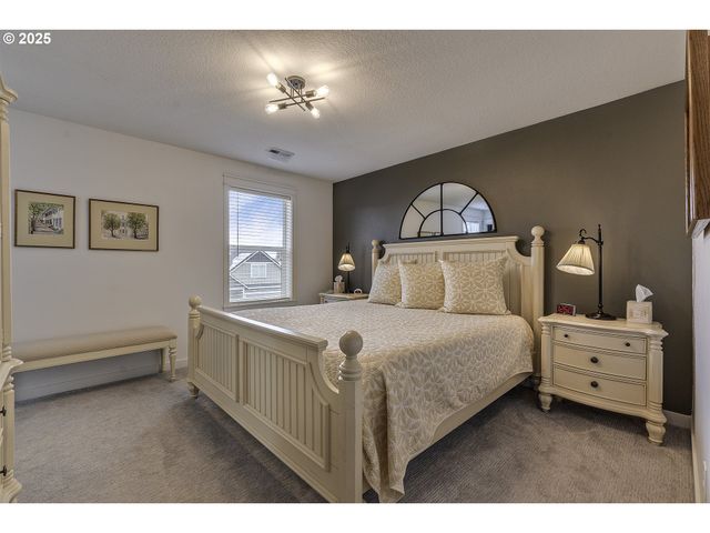 1028 E 16TH St, Lafayette, OR 97127