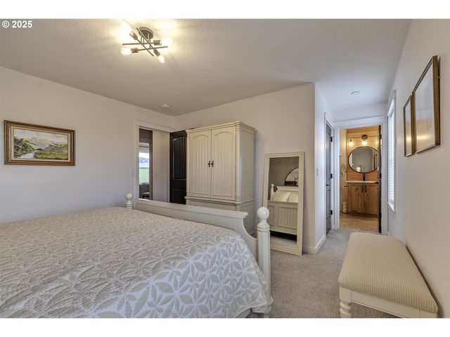 1028 E 16TH St, Lafayette, OR 97127