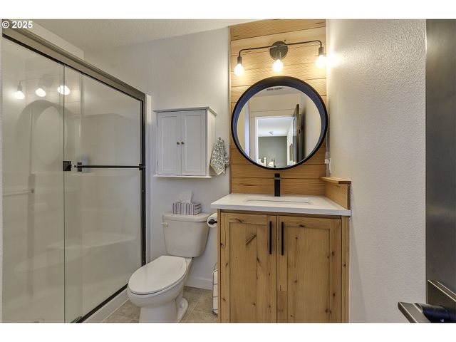 1028 E 16TH St, Lafayette, OR 97127