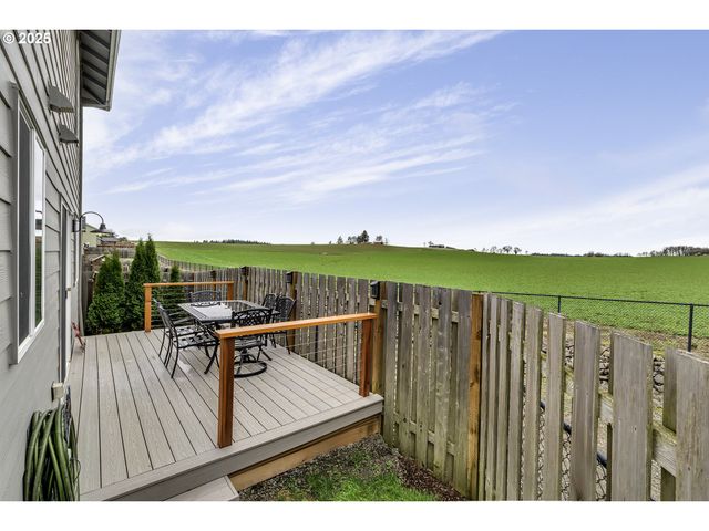 1028 E 16TH St, Lafayette, OR 97127