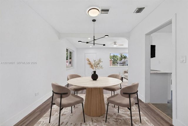 280 NW 101st St, Miami, FL 33150