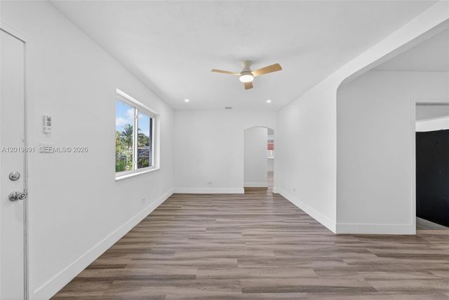 280 NW 101st St, Miami, FL 33150