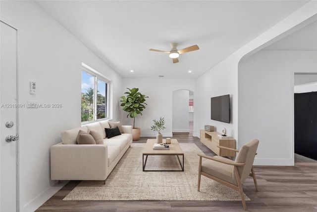 280 NW 101st St, Miami, FL 33150
