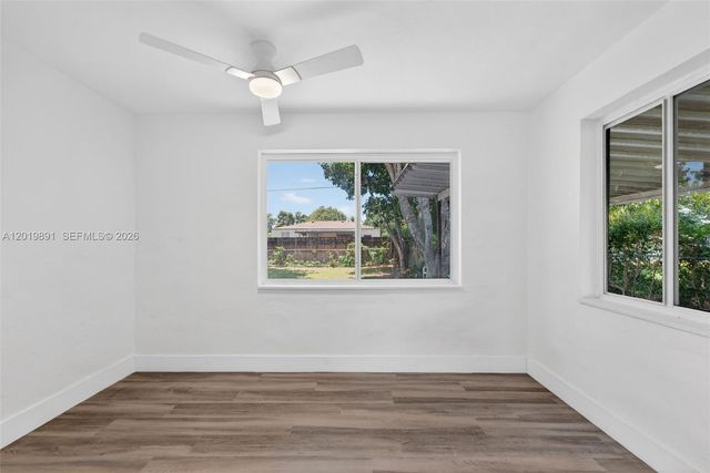 280 NW 101st St, Miami, FL 33150