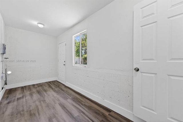 280 NW 101st St, Miami, FL 33150