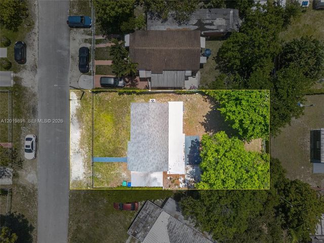 280 NW 101st St, Miami, FL 33150