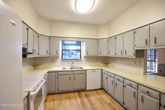 12192 Mccandliss Drive, Gulfport, MS 39503