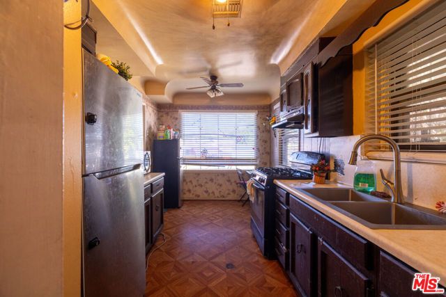 2420 W 101st Street, Inglewood, CA 90303