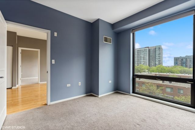1 E 8th Street 405, Chicago, IL 60605