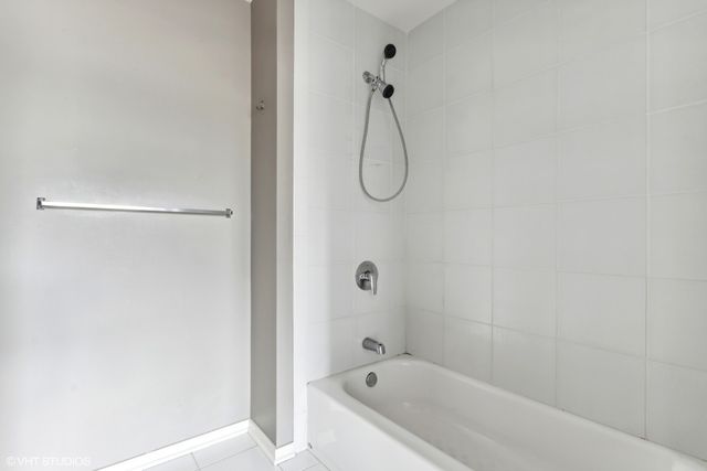 1 E 8th Street 405, Chicago, IL 60605
