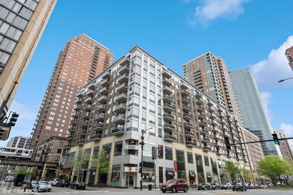 1 E 8th Street 405, Chicago, IL 60605