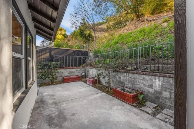2020 Oak Valley, Glendale, CA 91208