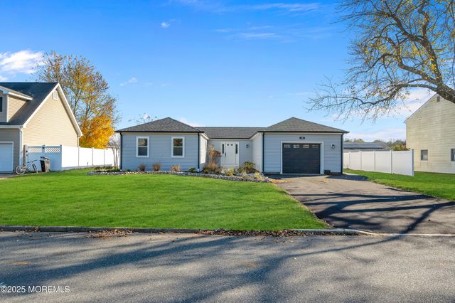 28 Bayberry Drive, Lanoka Harbor, NJ 08734