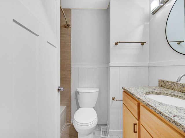 416 Manor Court B, New Lenox, IL 60451