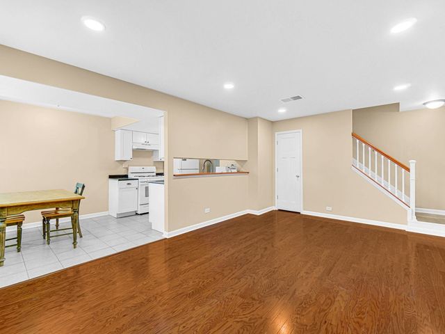 416 Manor Court B, New Lenox, IL 60451