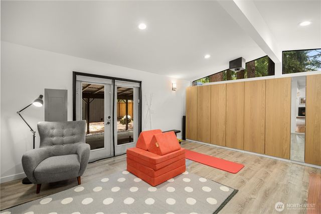 2414 161st Avenue NE, Bellevue, WA 98008