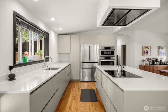 2414 161st Avenue NE, Bellevue, WA 98008