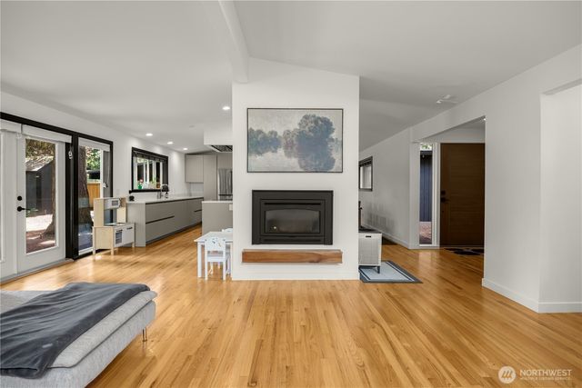 2414 161st Avenue NE, Bellevue, WA 98008
