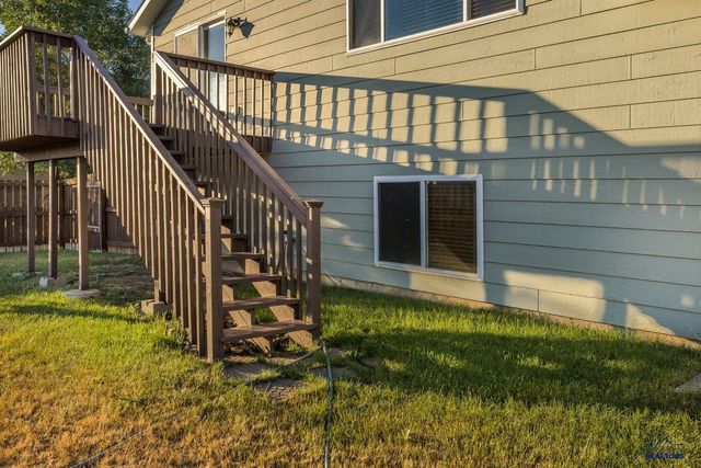 248 FREUDE LANE, Box Elder, SD 57719