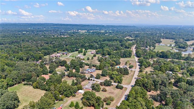10037 Cloverleaf Drive, Dardanelle, AR 72834