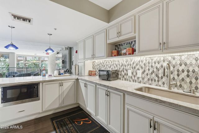 1701 E COLTER Street 303, Phoenix, AZ 85016