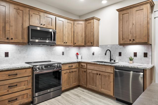 113 Columbia Bluff Lane, Pasco, WA 99301