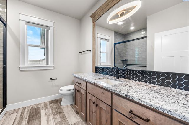 113 Columbia Bluff Lane, Pasco, WA 99301